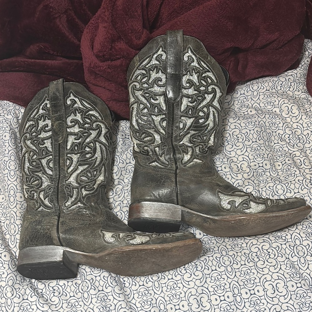 Embroidered Western Cowboy Boots